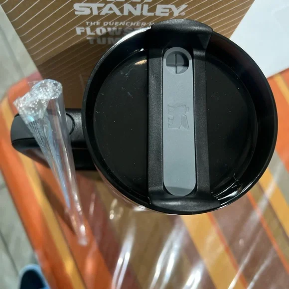 Stanley H2.0 Flowstate Naruto Multicolor  Tumbler - Picture 3 of 3
